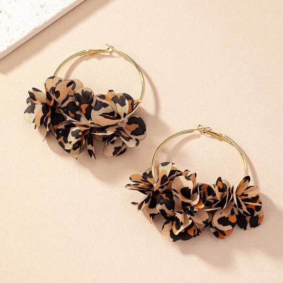 Leopard Print Cloth Flower Gold Hoop Earrings - Picture 4 of 6